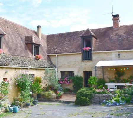 Marcillac-Saint-Quentin Halte Aux Places المظهر الخارجي الصورة