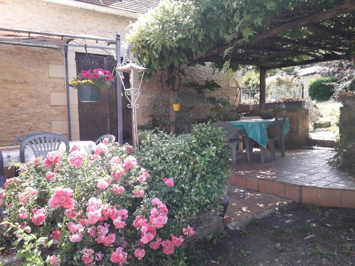 Marcillac-Saint-Quentin Halte Aux Places المظهر الخارجي الصورة